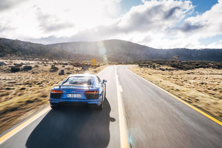  Audi R8 V10 Plus 2016 года  (AU) (фото 9 из 16)